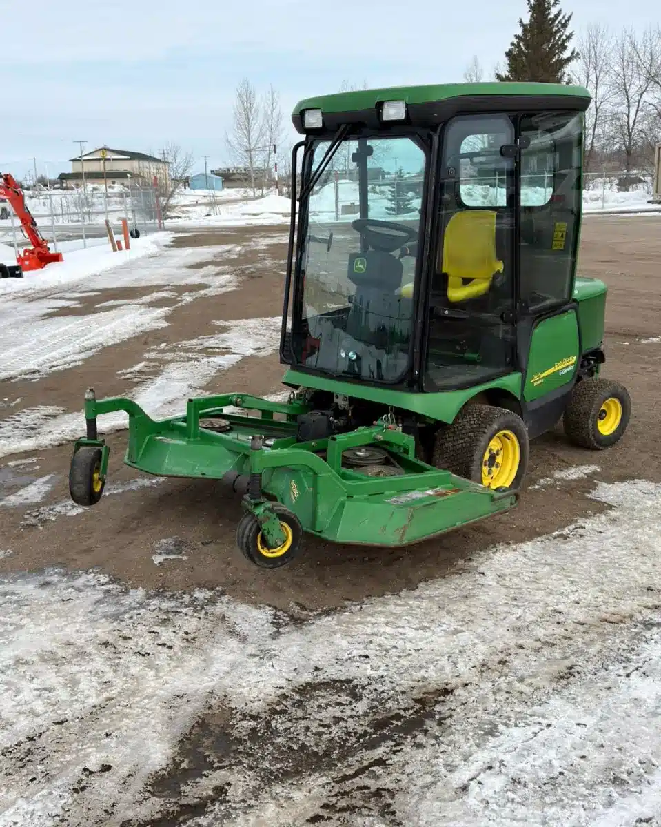 Photo de la Galerie 1 pour 2012 John Deere 1445 Tondeuse frontale