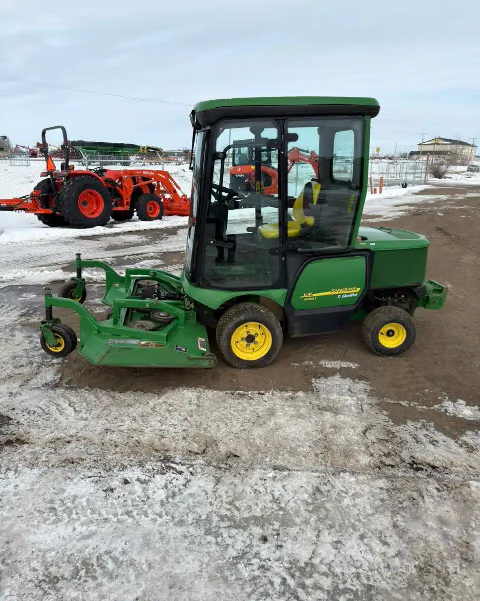 Photo de la Galerie 2 pour 2012 John Deere 1445 Tondeuse frontale