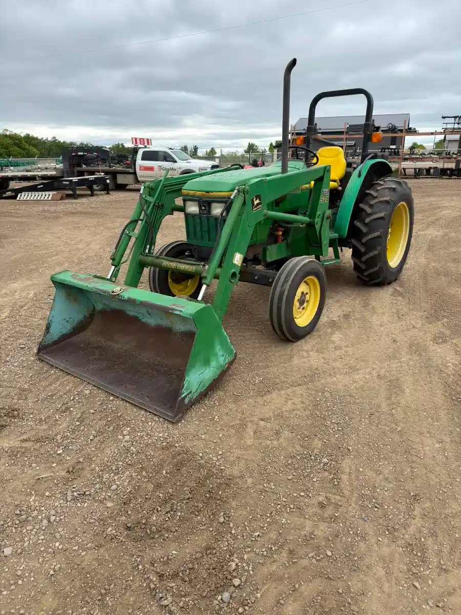 Gallery image 1 for 1994 John Deere 5200 Tractor
