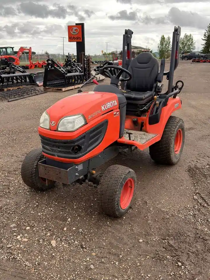 Photo de la Galerie 1 pour 2016 Kubota BX2370 Tracteur