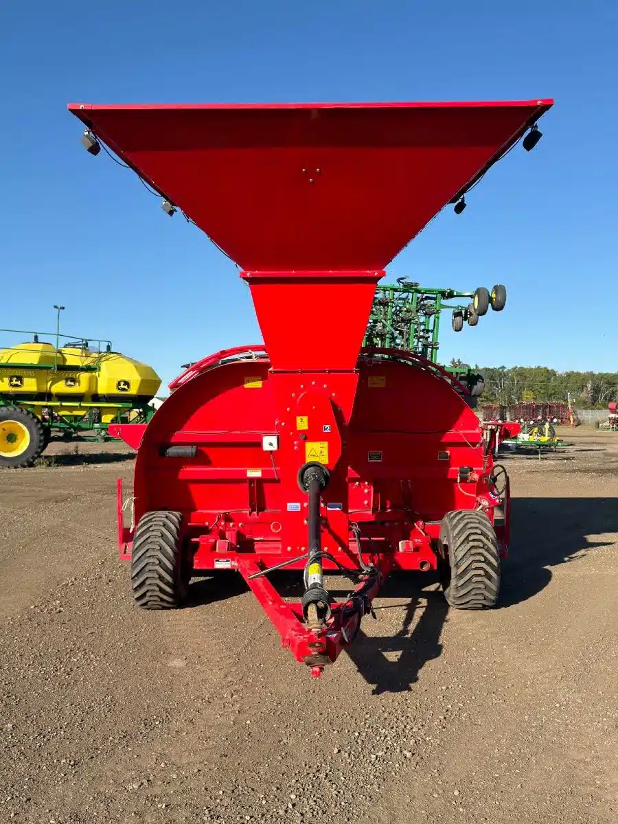 Gallery image 1 for 2017 Akron GTT4010 Grain Bagger