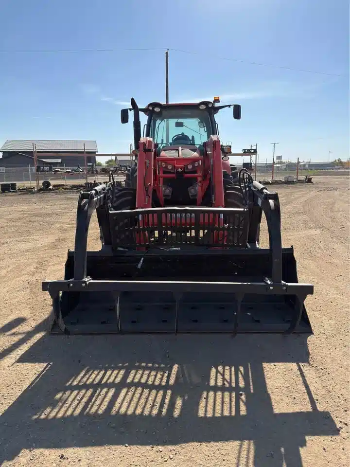 Gallery image 2 for 2023 Kubota M7-132 Tractor