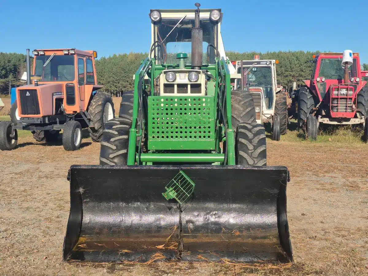 Gallery image 2 for Used 1975 Oliver 1655 Tractor