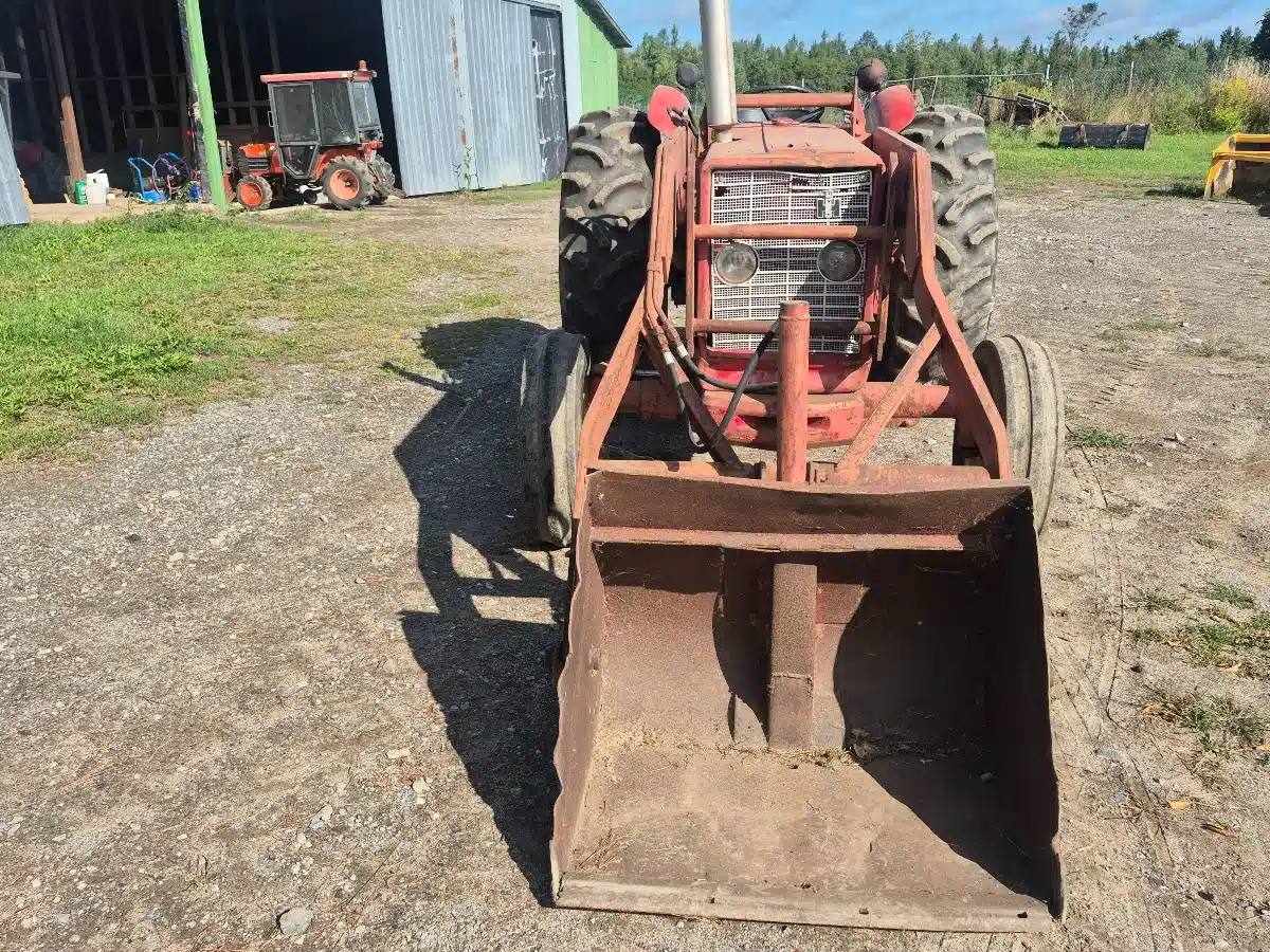 Gallery image 2 for Used 1969 International 624 Tractor