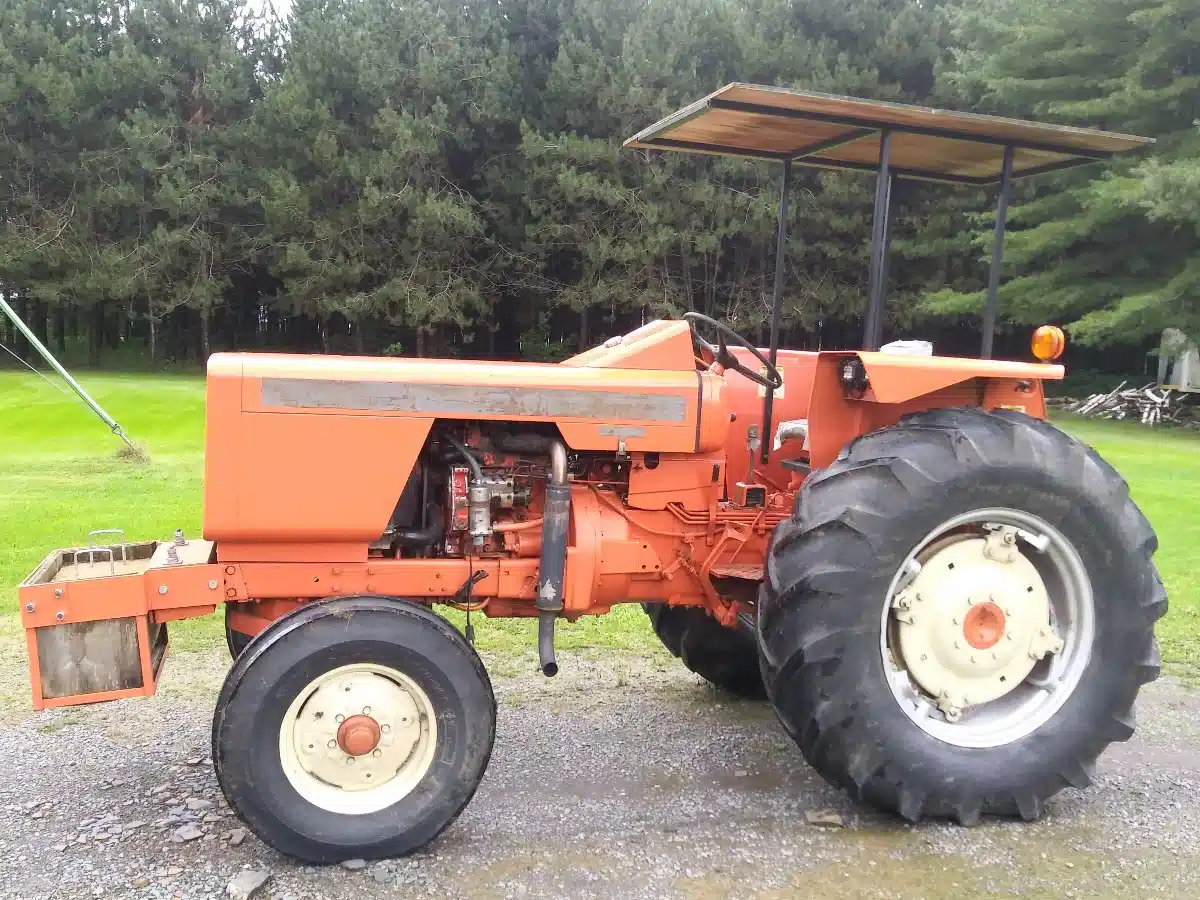 Gallery image 2 for Used 1971 Allis Chalmers 160 Tractor