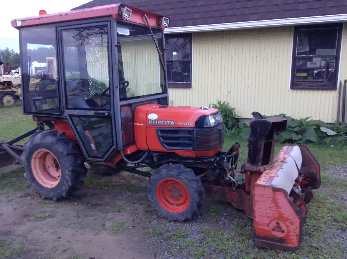 Gallery image 1 for Used 2006 Kubota B7510 Tractor