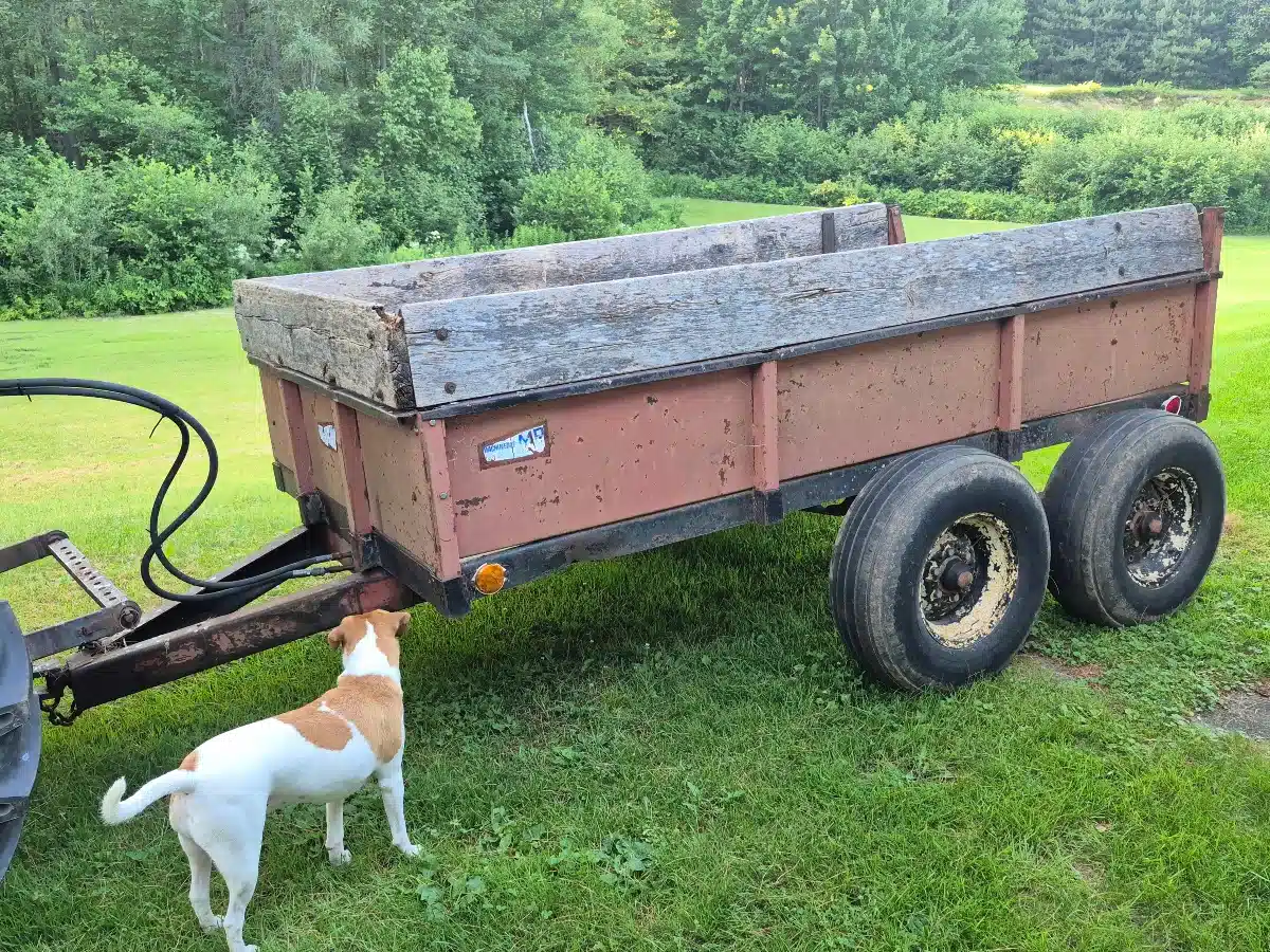 Gallery image 1 for Used Metal Pless 5x10 pieds Dumper