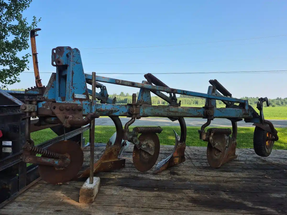 Gallery image 2 for Used Kongskilde 3 versoirs Plow