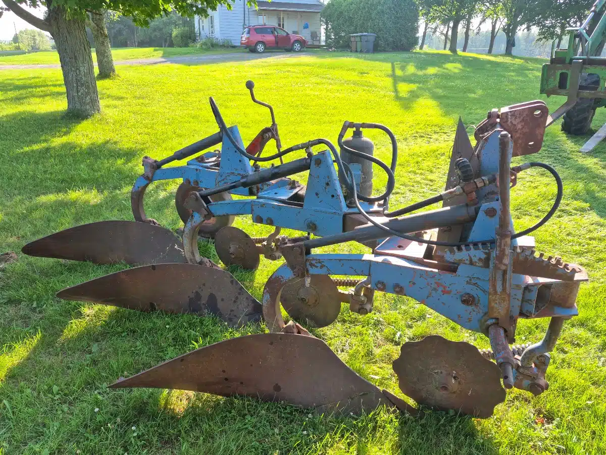 Gallery image 1 for Used Kongskilde 3 versoirs Plow