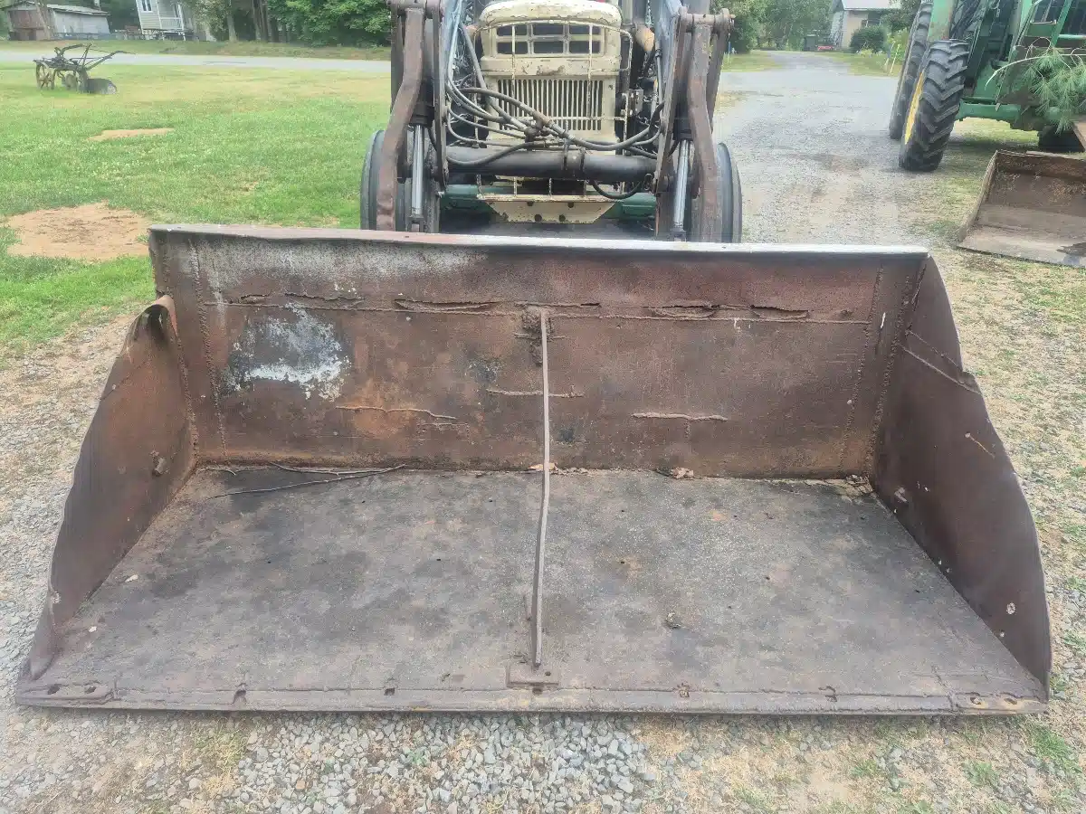 Gallery image 2 for Used 1975 Oliver 1370 Tractor