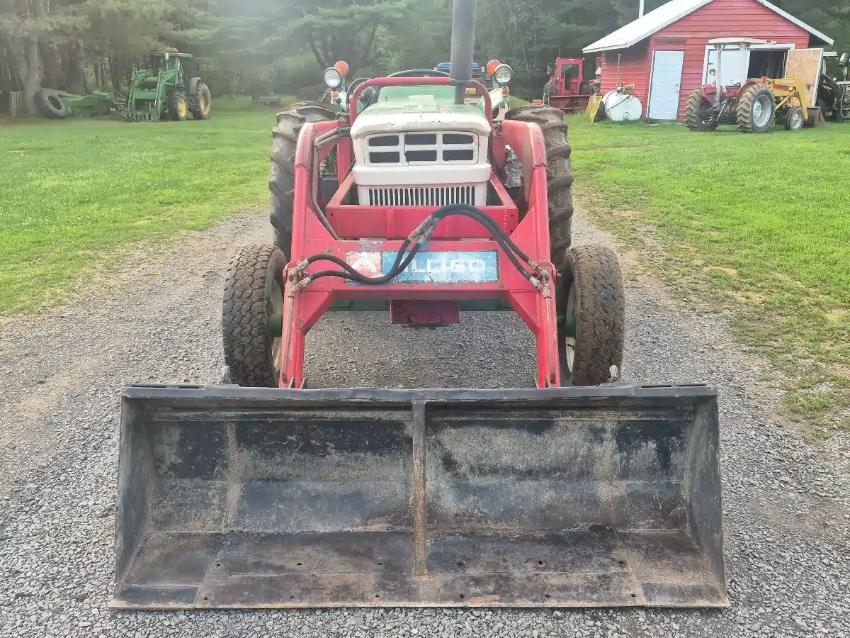 Gallery image 2 for Used 1975 White 1270 Tractor