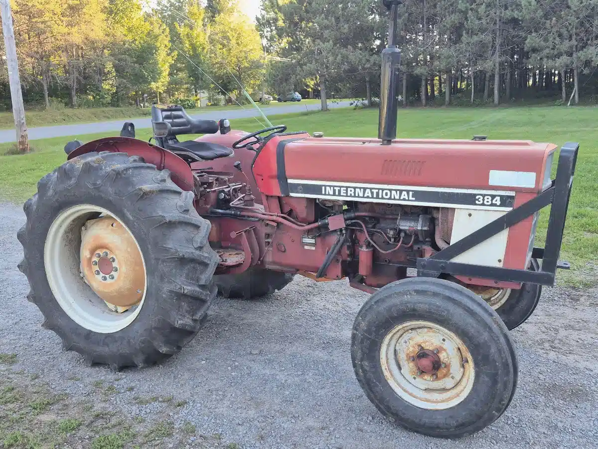 Gallery image 1 for Used 1980 International 384 Tractor
