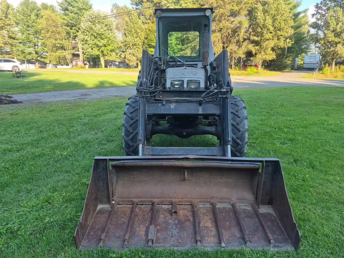 Gallery image 2 for Used 1977 White 2-60 Tractor
