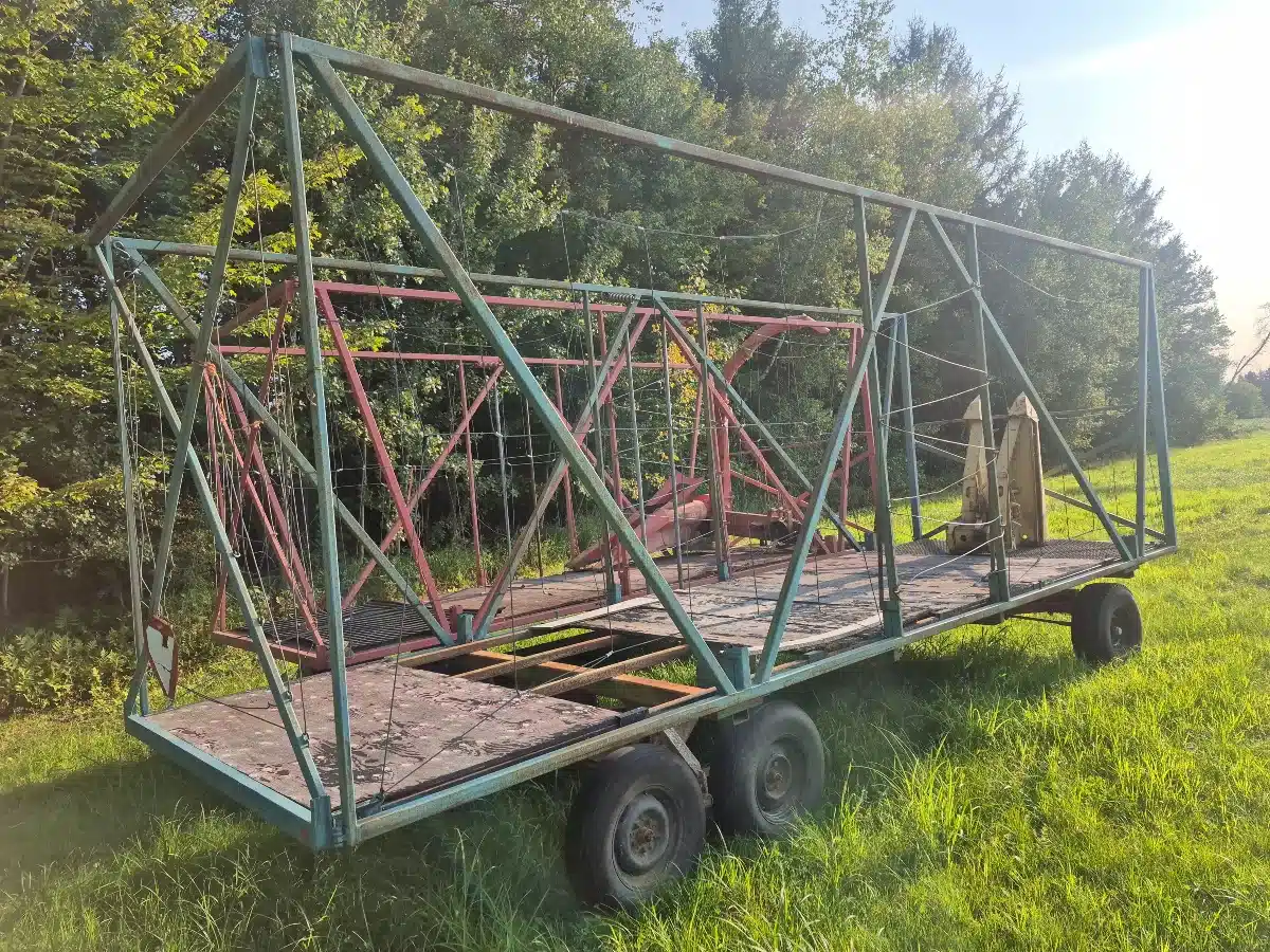 Gallery image 2 for Used Home Built 24 pieds lance-balle Wagon