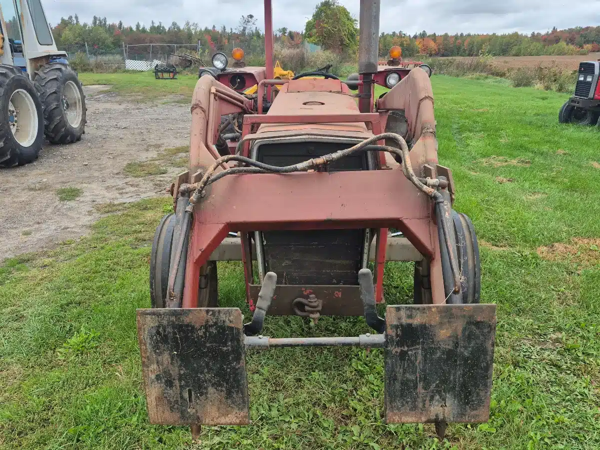 Gallery image 2 for Used 1981 Massey Ferguson 245 Tractor