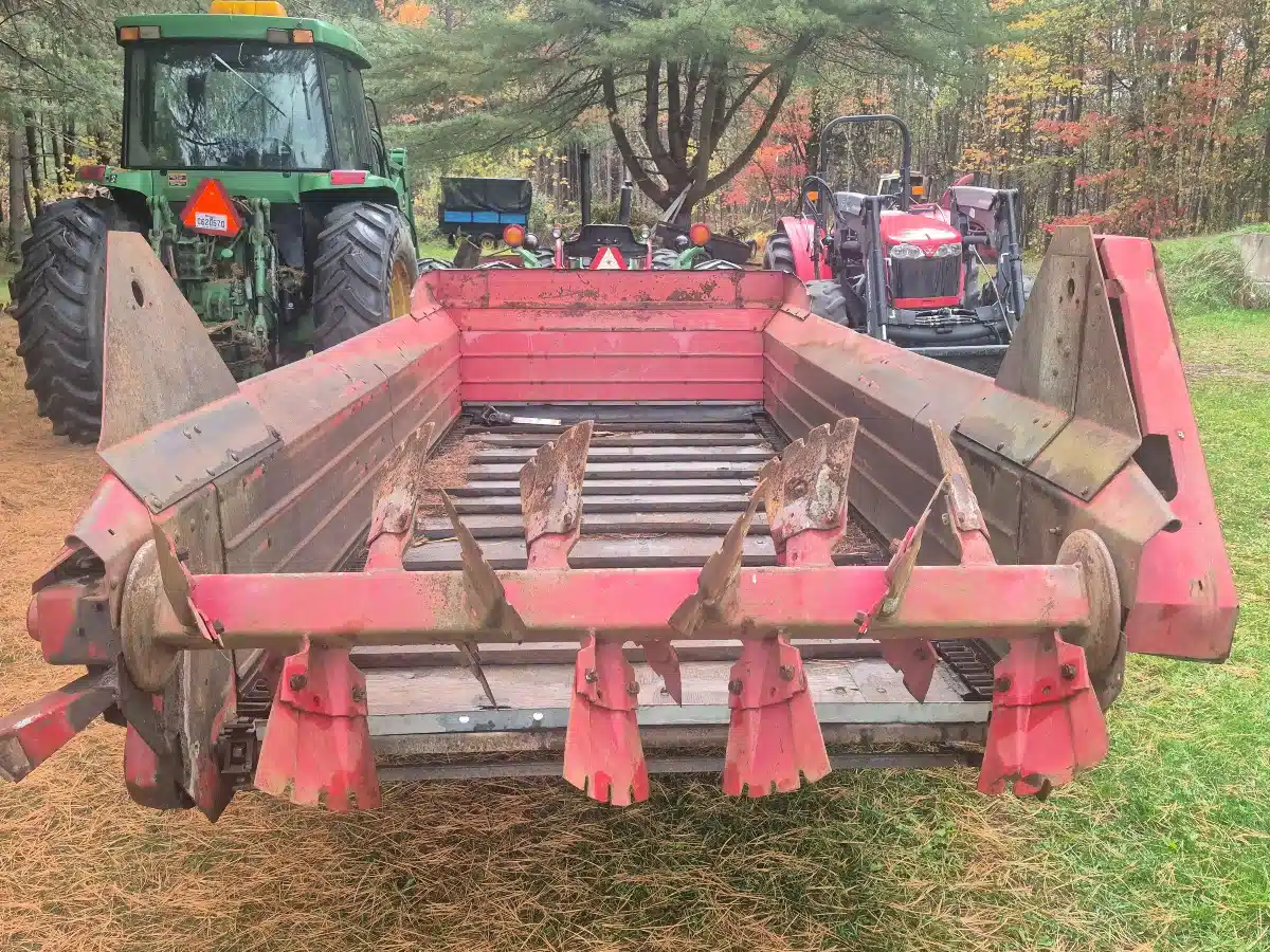 Gallery image 2 for International 550 Manure Spreader