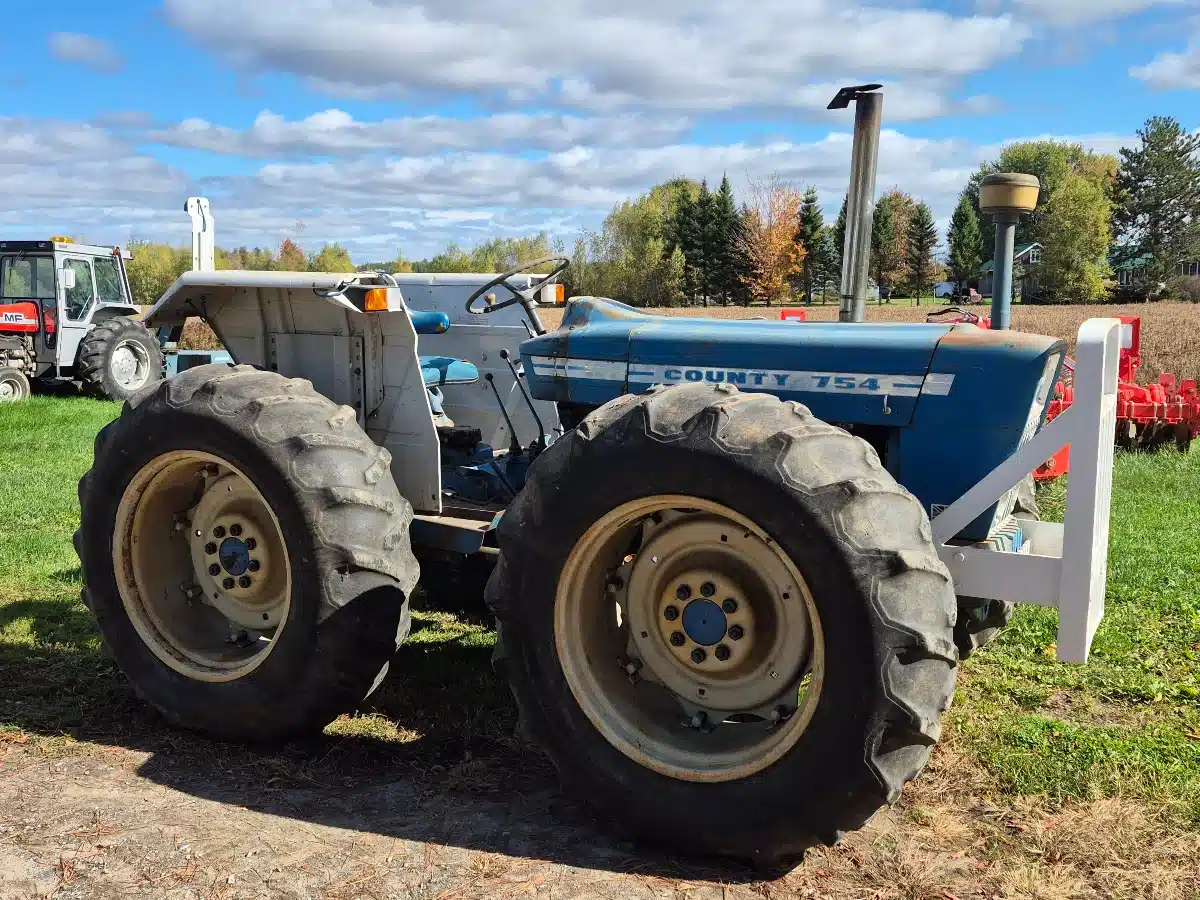 Gallery image 1 for Used 1976 Ford COUNTY 754 Tractor
