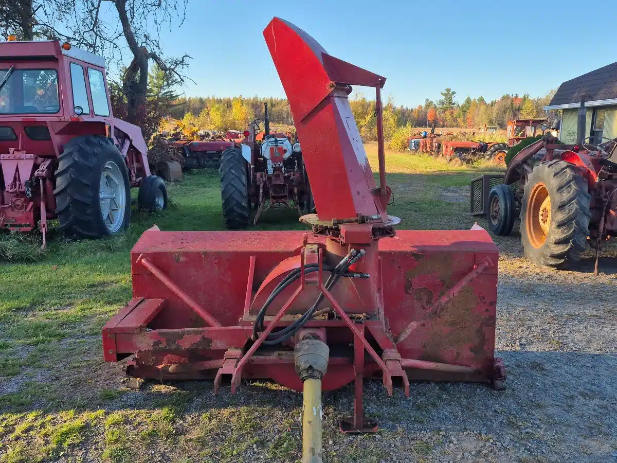 Gallery image 2 for Pronovost P-860 Snow Blower