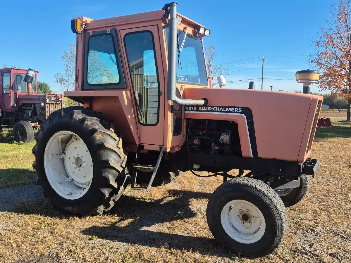 Gallery image 1 for Used 1981 Allis Chalmers 6070 Tractor