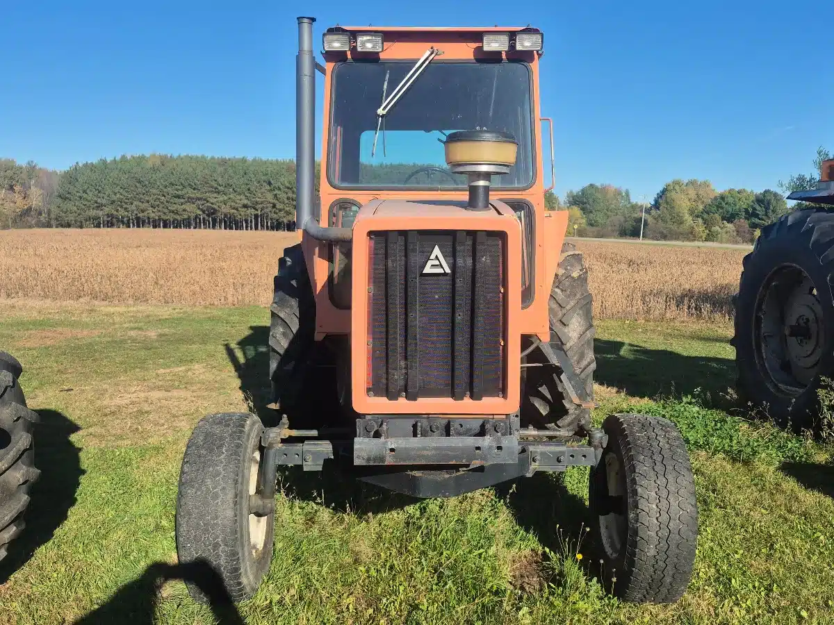 Gallery image 2 for Used 1981 Allis Chalmers 6070 Tractor