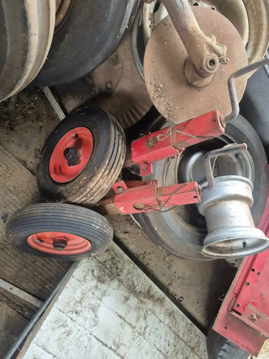 Used Sanderum Futura Tires & Rims
