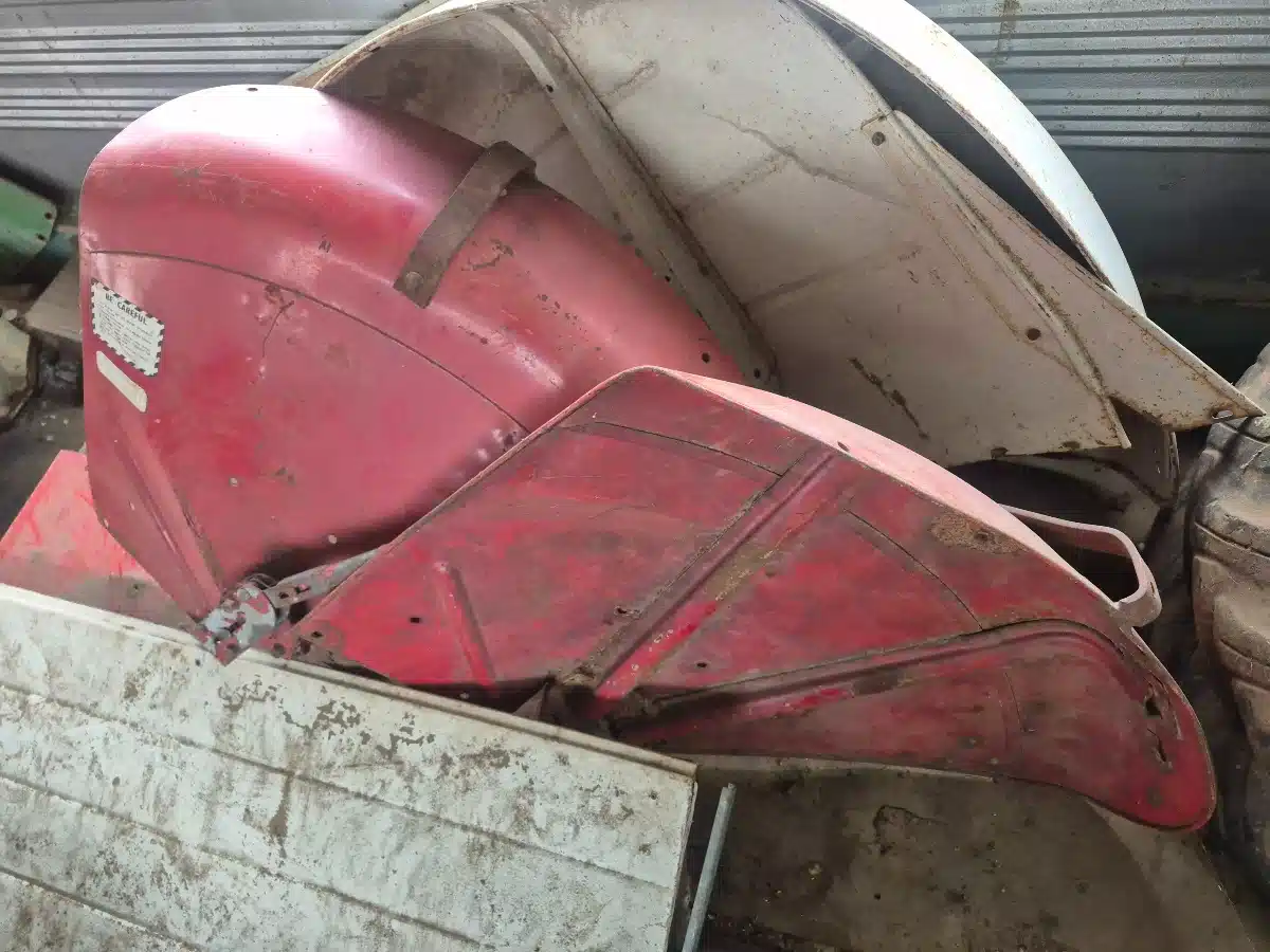 Gallery image 2 for Used International B414 ailes de tracteur Attachment