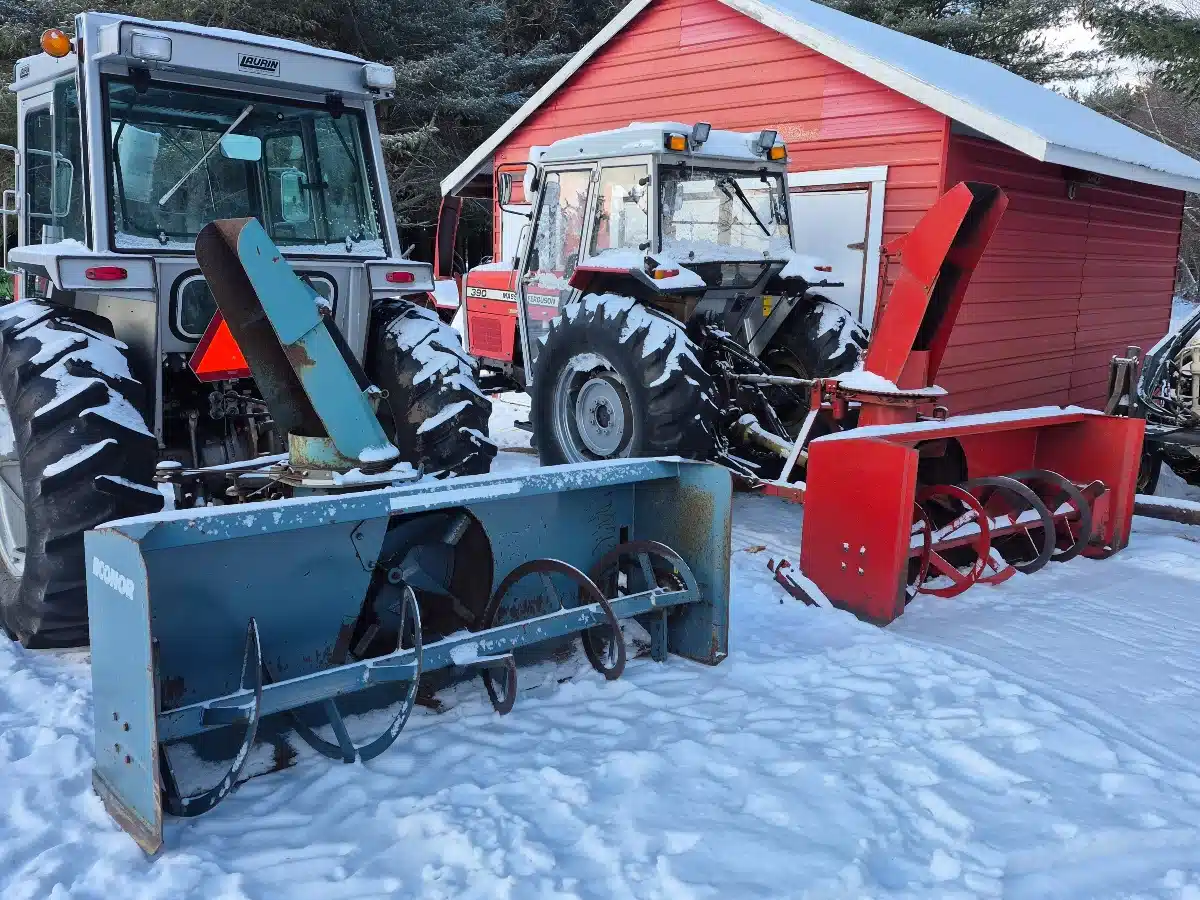 Gallery image 2 for Used Pronovost P-860 Snow Blower