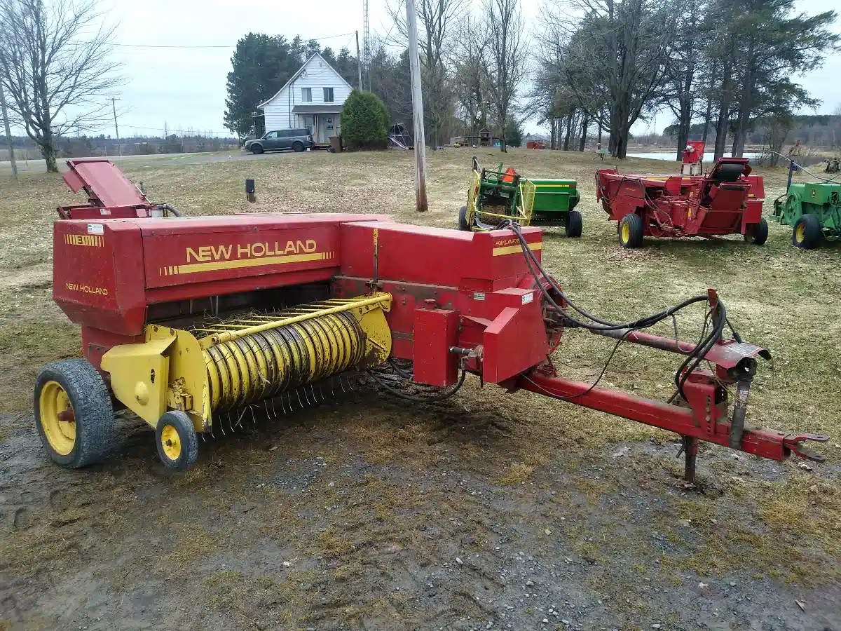 Gallery image 2 for New Holland 311 Square Baler - Small