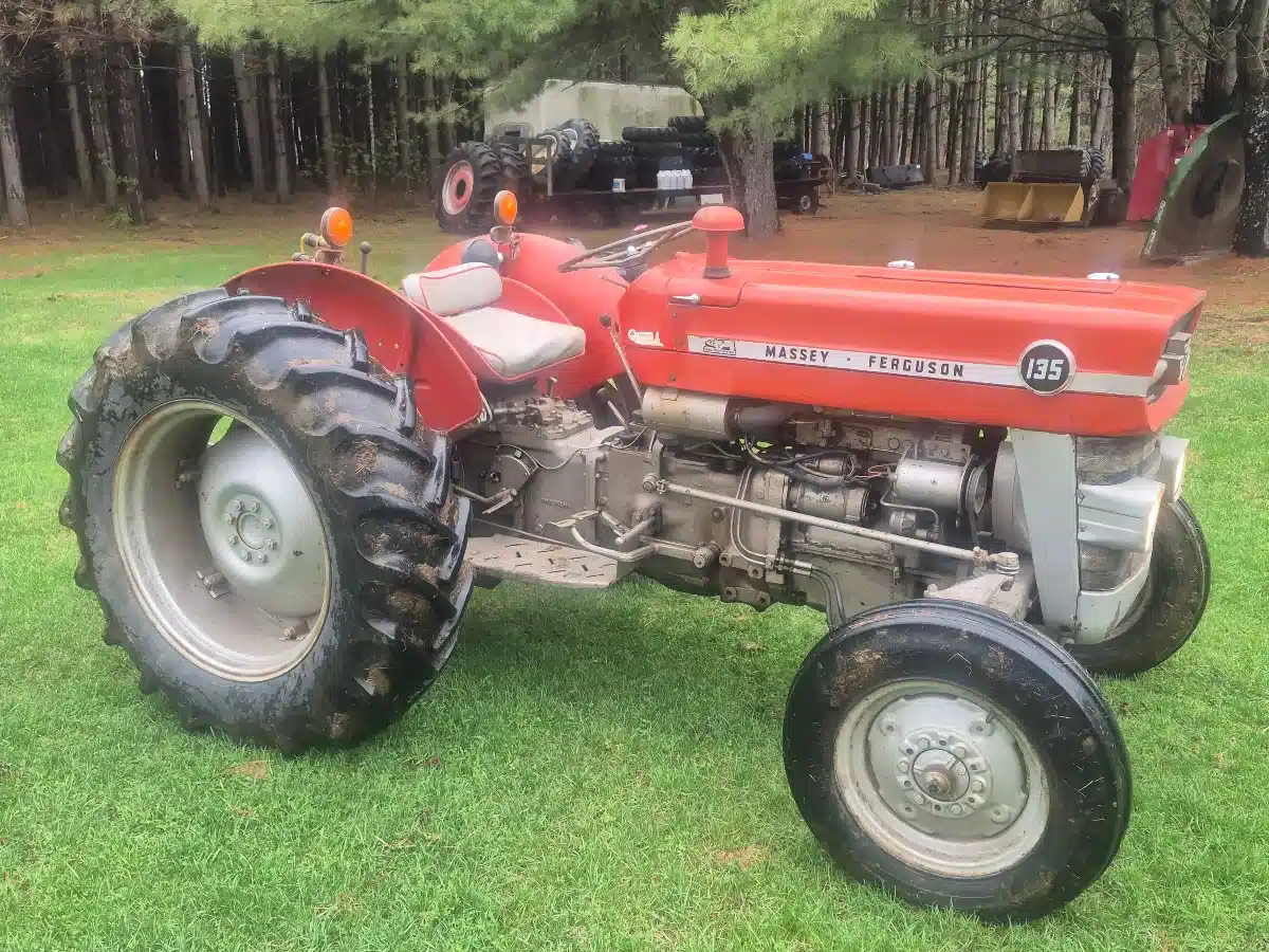 Gallery image 1 for 1975 Massey Ferguson 135 UK Tractor