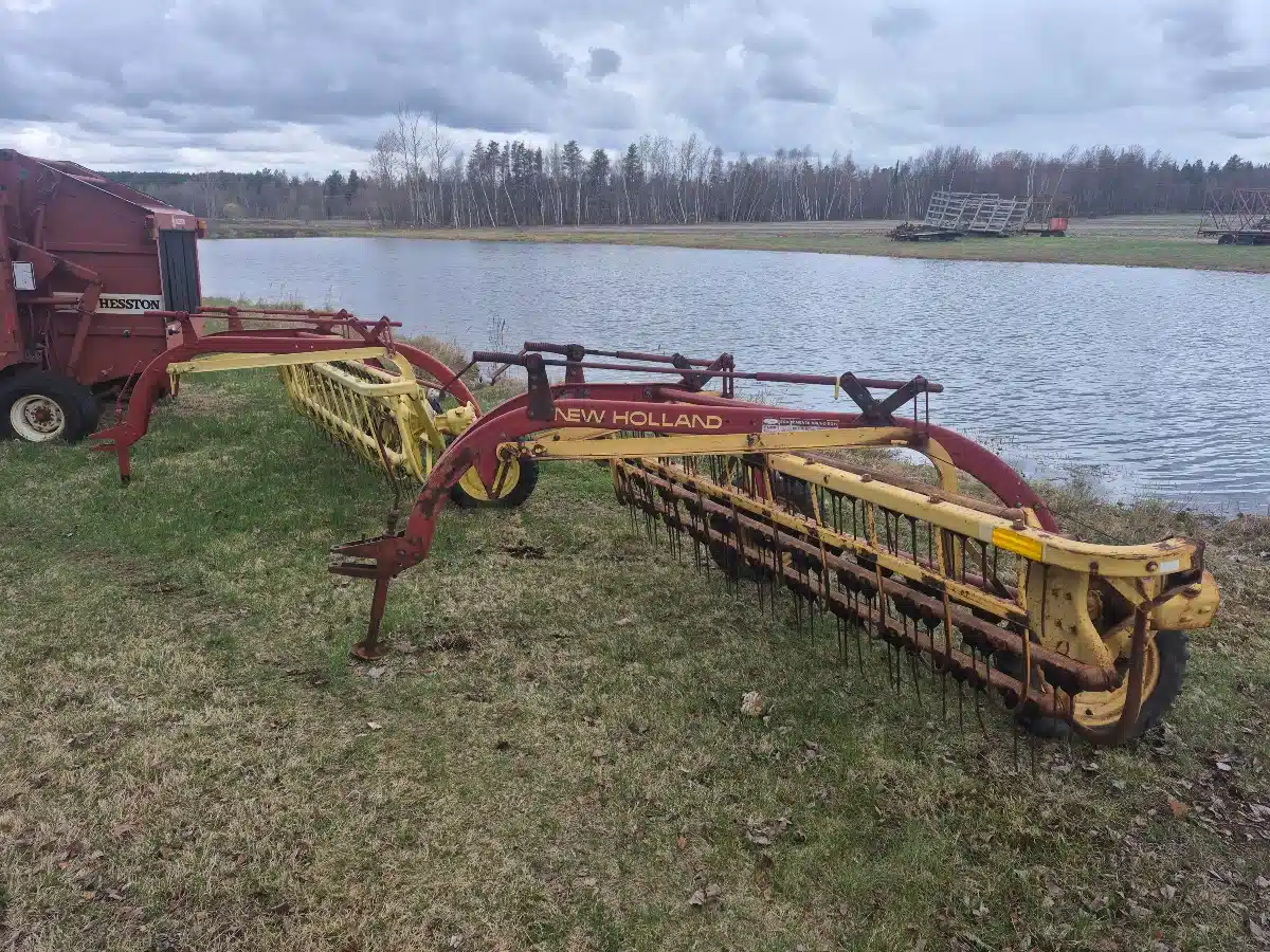 Gallery image 2 for New Holland 258 Rake