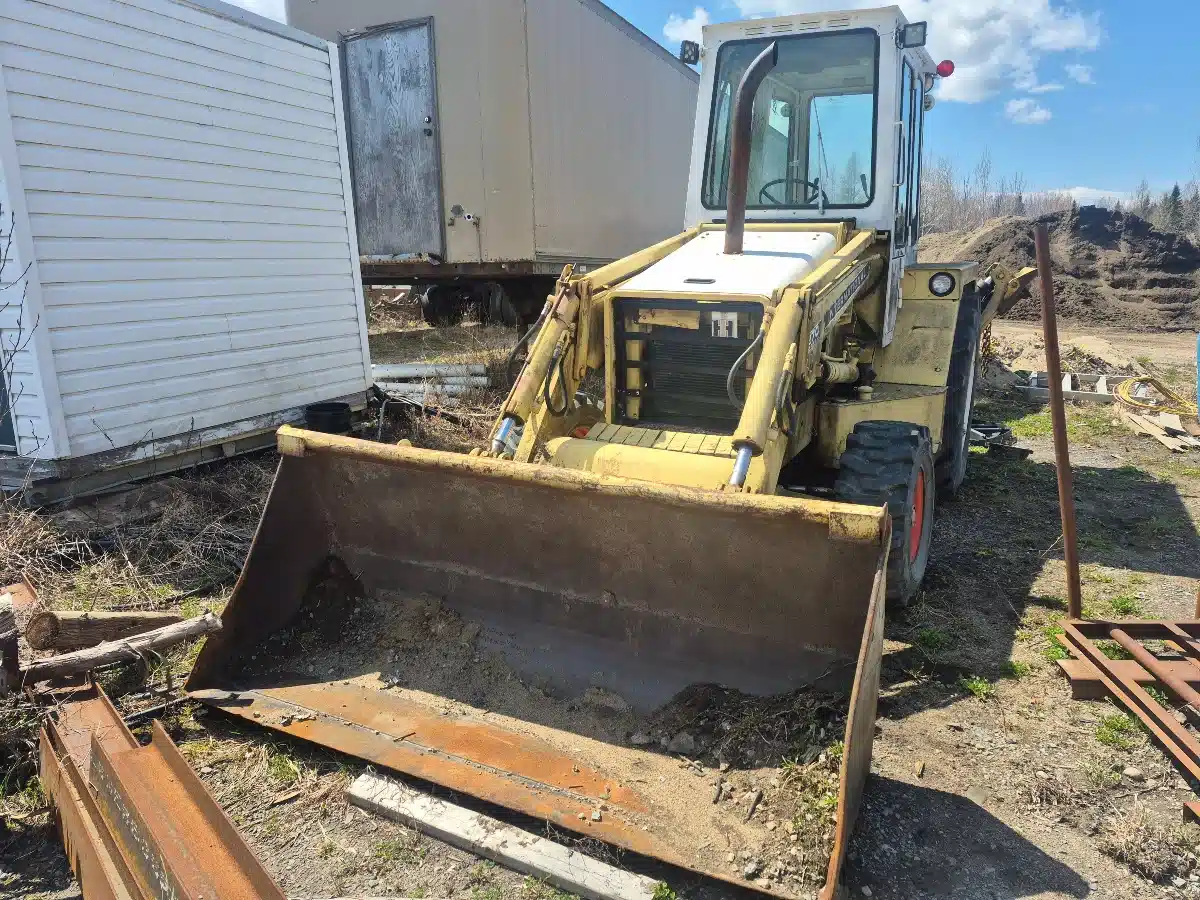Gallery image 2 for 1975 International 270A Backhoe Loader