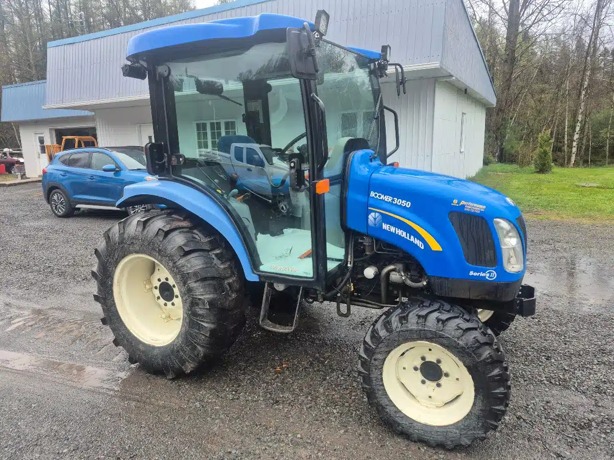 Photo de la Galerie 1 pour 2013 New Holland BOOMER 3050 série II Tracteur