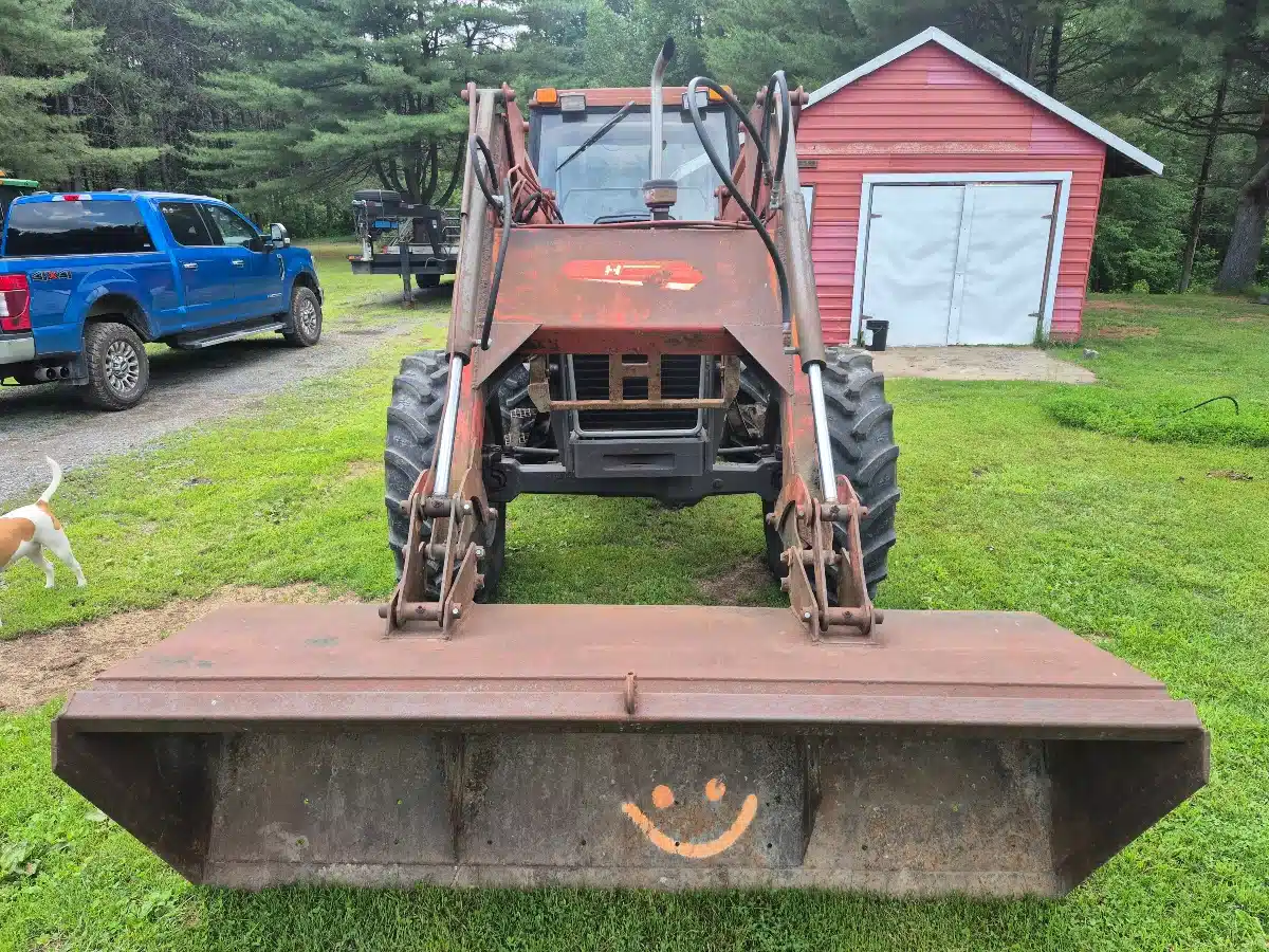 Gallery image 2 for 1988 Massey Ferguson 399 Tractor