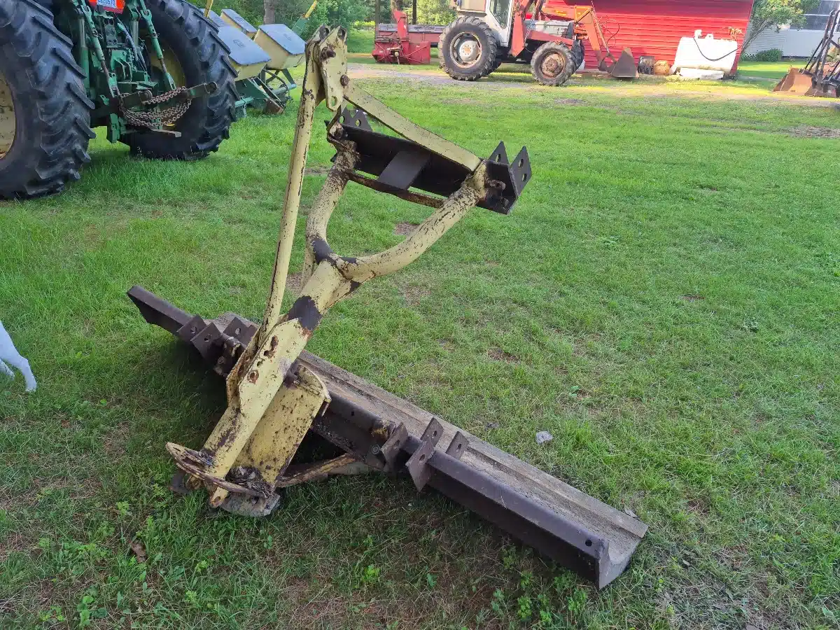 Photo de la Galerie 2 pour Ford 7 pieds Niveleuse