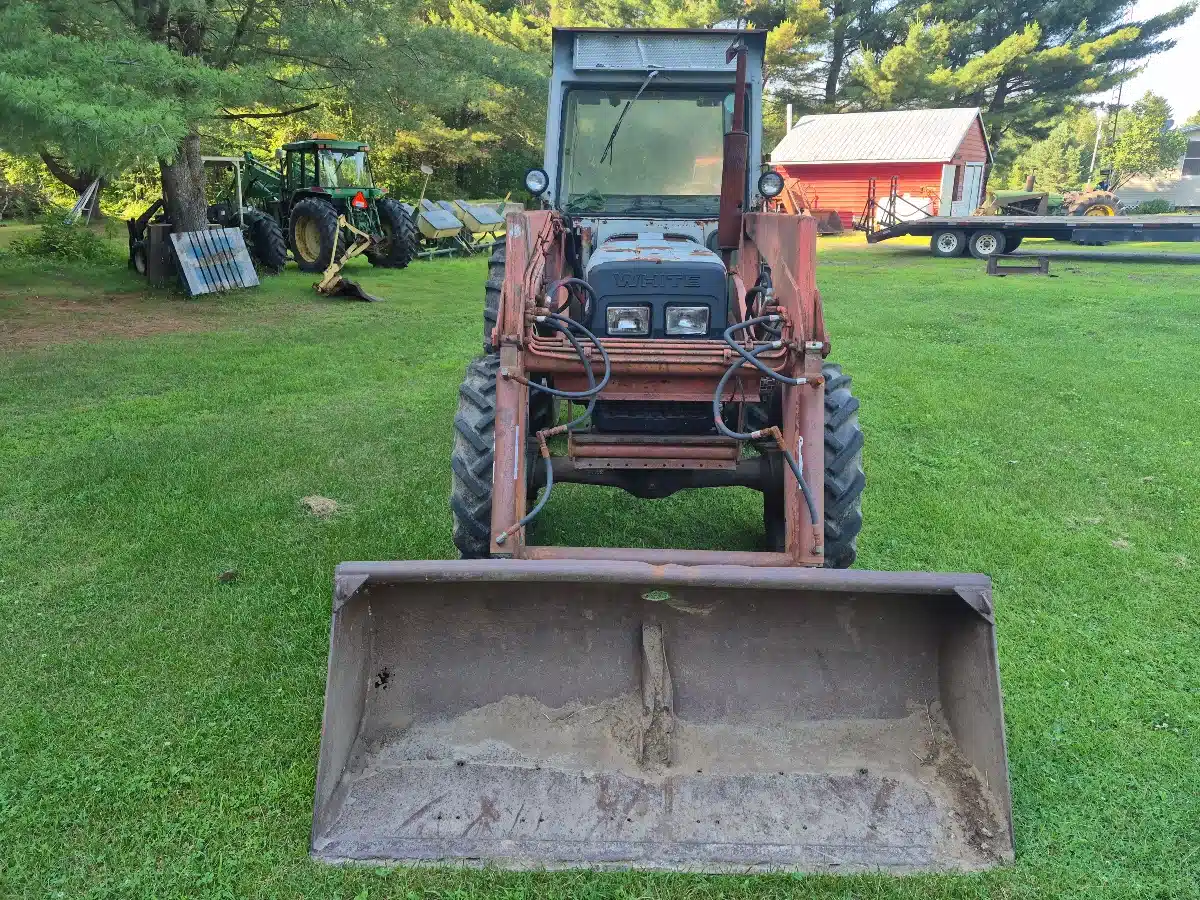 Gallery image 2 for 1977 White 2-60 Tractor