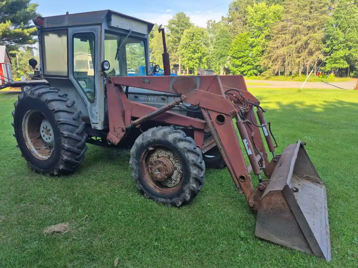 Gallery image 1 for 1977 White 2-60 Tractor