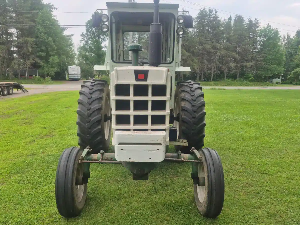 Photo de la Galerie 2 pour 1969 Oliver 1750 Tracteur