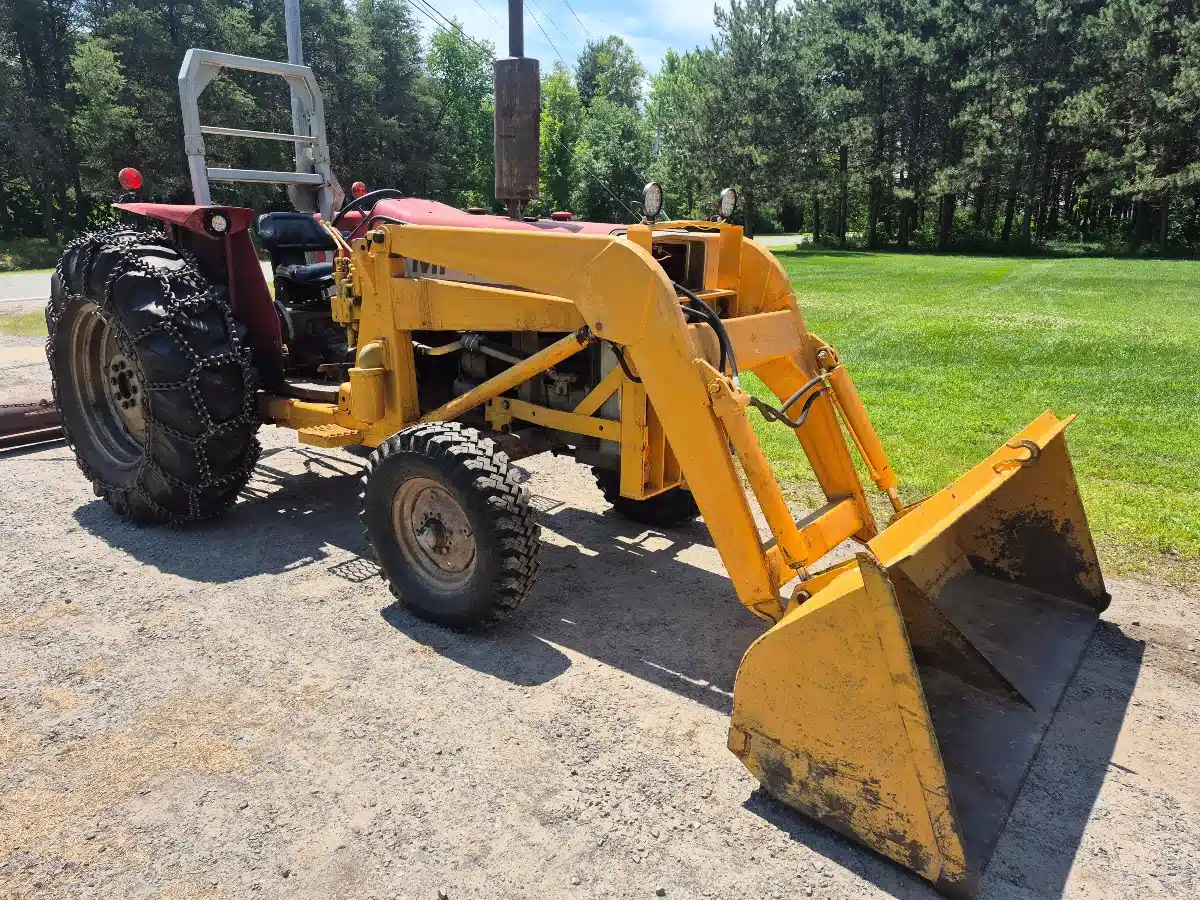 Photo de la Galerie 1 pour 1976 Massey Ferguson 265 Tracteur