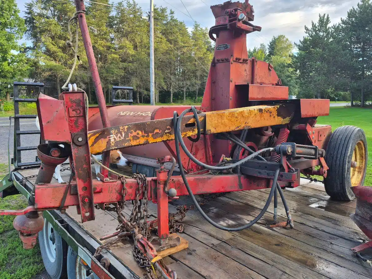 Gallery image 2 for New Holland 38 Crop Chopper