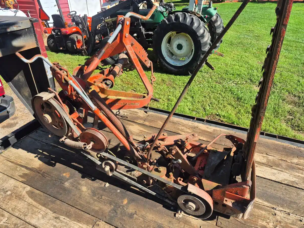 Photo de la Galerie 1 pour Allis Chalmers A courroie Faucille