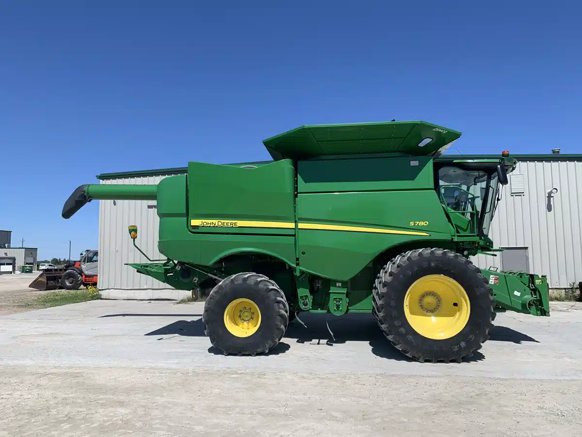Gallery image 2 for Used 2020 John Deere S780 Combine