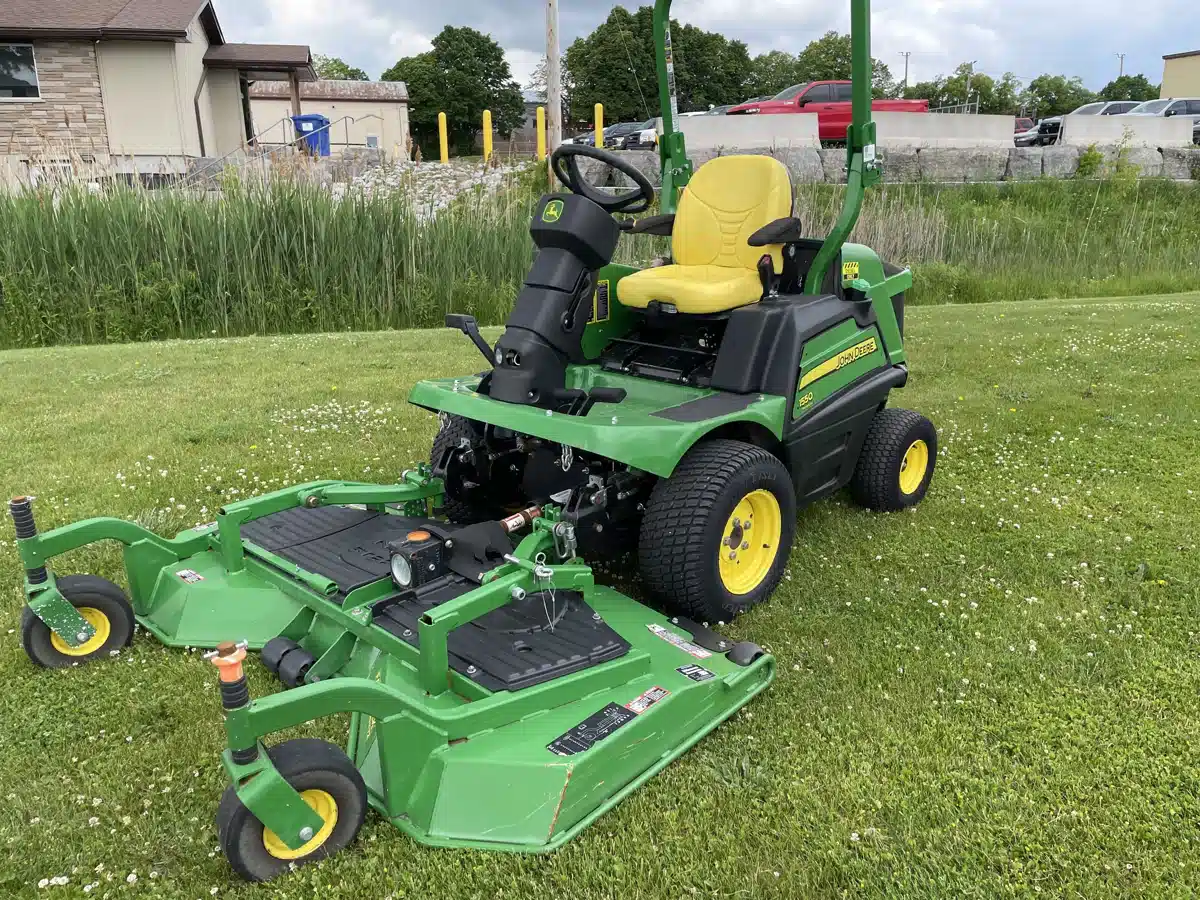 Gallery image 2 for Used 2020 John Deere 1550 Mower - Front Deck