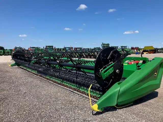 Gallery image 1 for Used 2021 John Deere HD40R Header - Draper