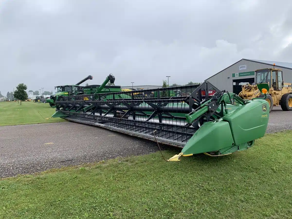 Gallery image 2 for Used 2013 John Deere 640FD Header - Draper