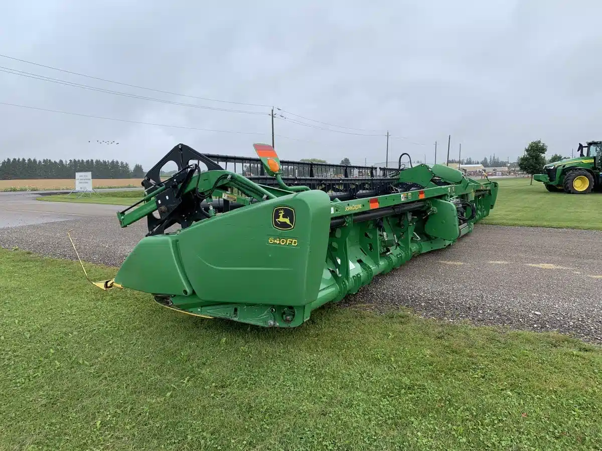 Gallery image 1 for Used 2013 John Deere 640FD Header - Draper
