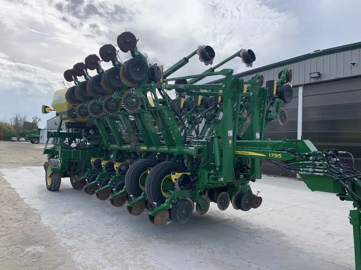 Gallery image 2 for Used 2019 John Deere 1795 Planter