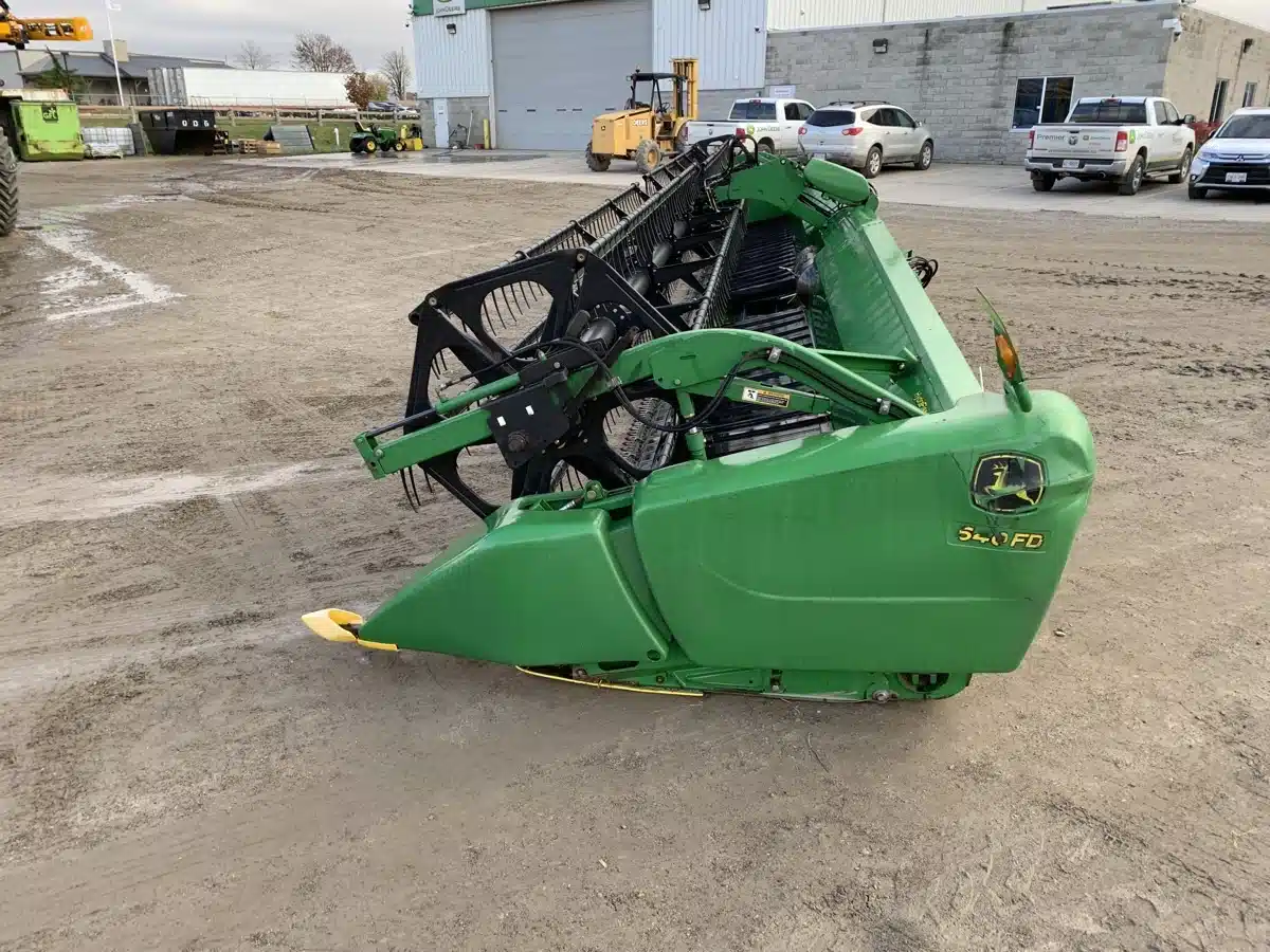Gallery image 2 for Used 2014 John Deere 640FD Header - Draper