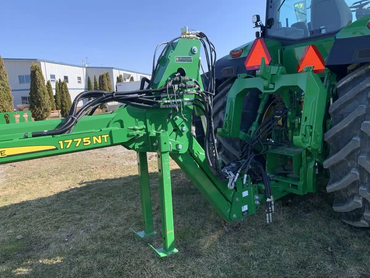 Gallery image 2 for Used 2020 John Deere 1775NT Planter