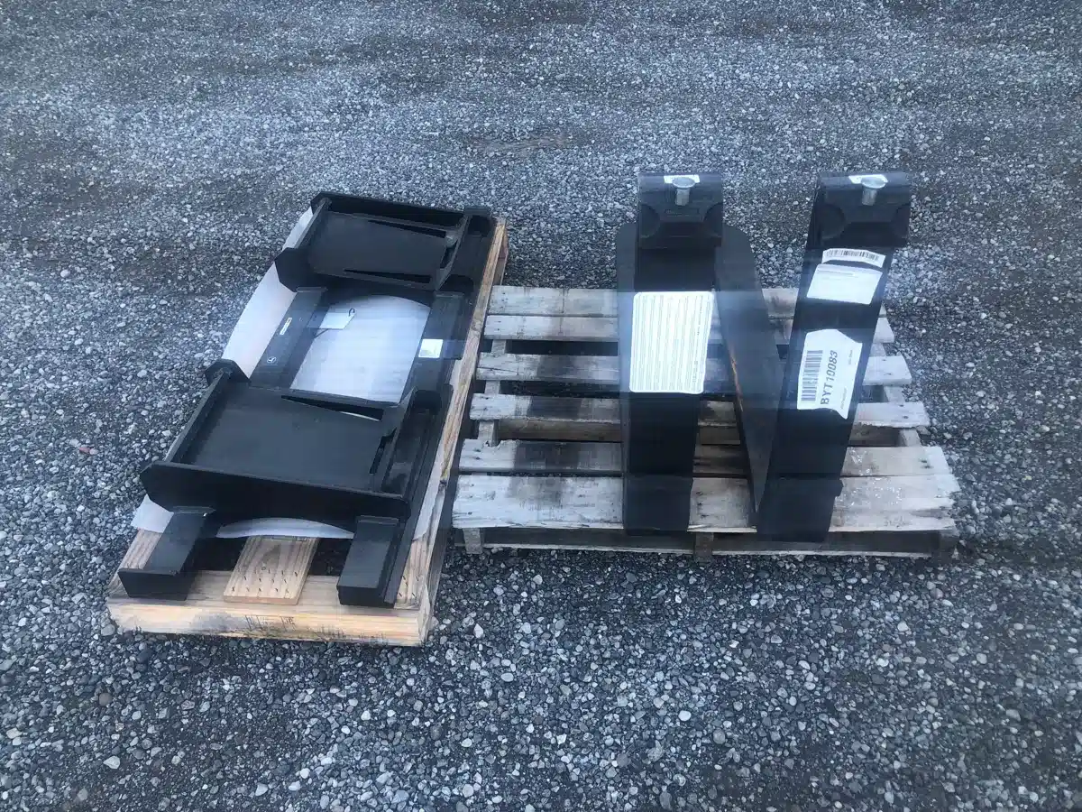 Gallery image 1 for Used 2023 John Deere BYT10083 Front End Loader