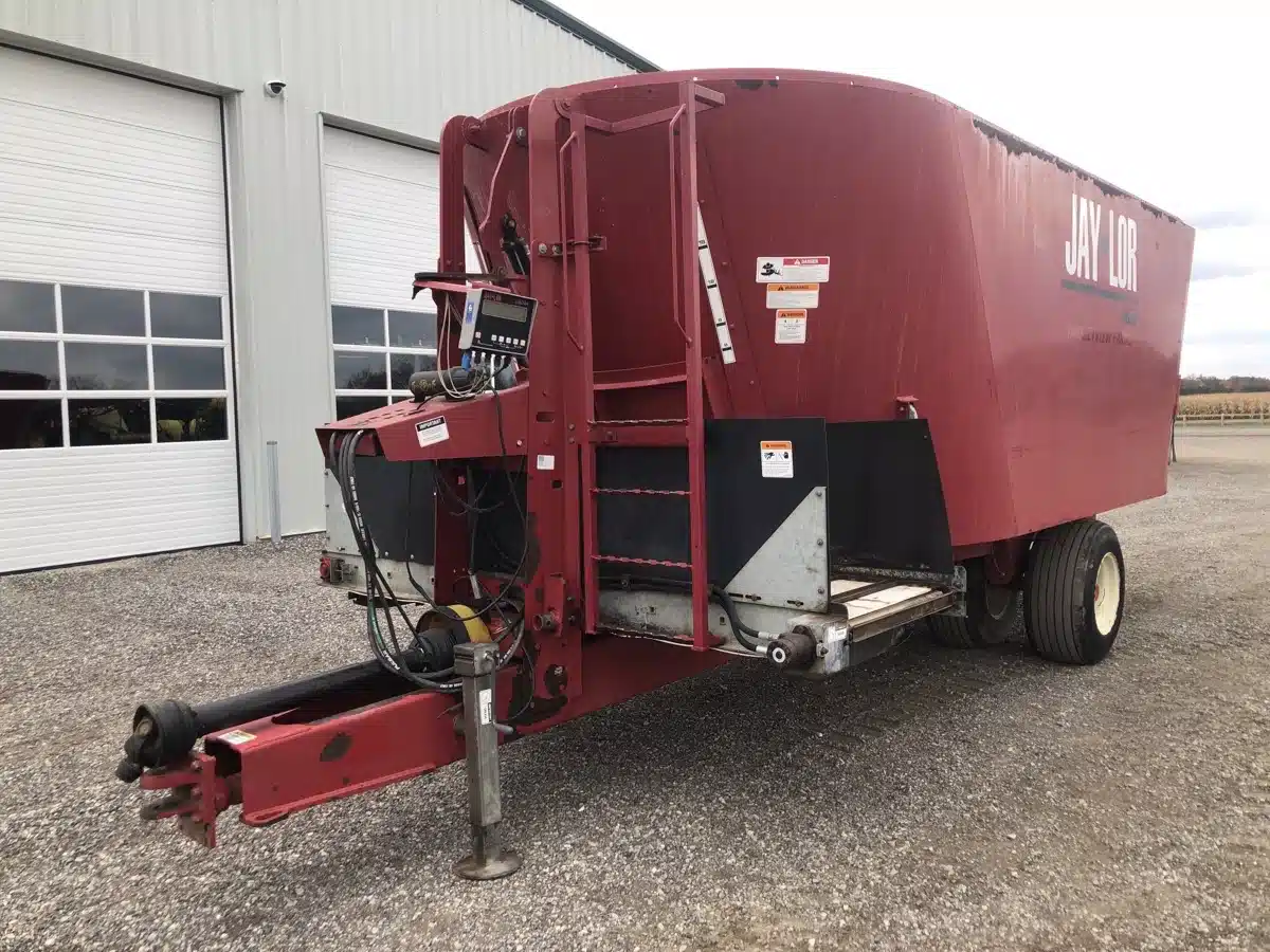 Gallery image 2 for Used 2010 Jaylor 4850 TMR Mixer